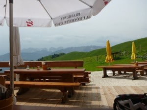Ausblick von der Burgerhütte zum Kaisergebirge