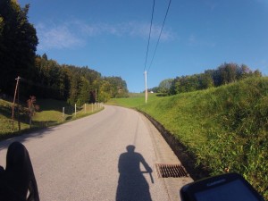 Steilstück am Erlerberg - wer verbaut Kanaldeckel längs?!